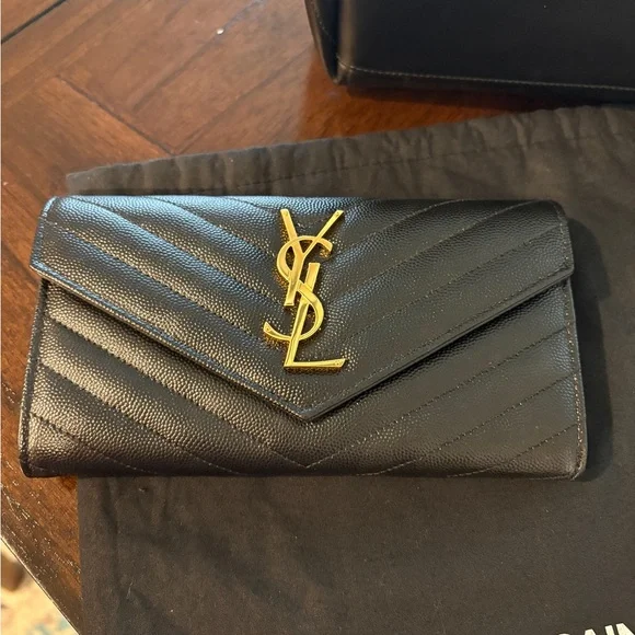 Saint Laurent Black and Gold Quilted Shoulder Bag - Picture 8 of 9